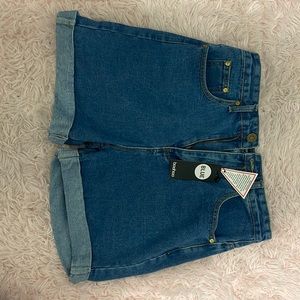 Getty Roll up hem Vintage mom shorts- NEVER WORN